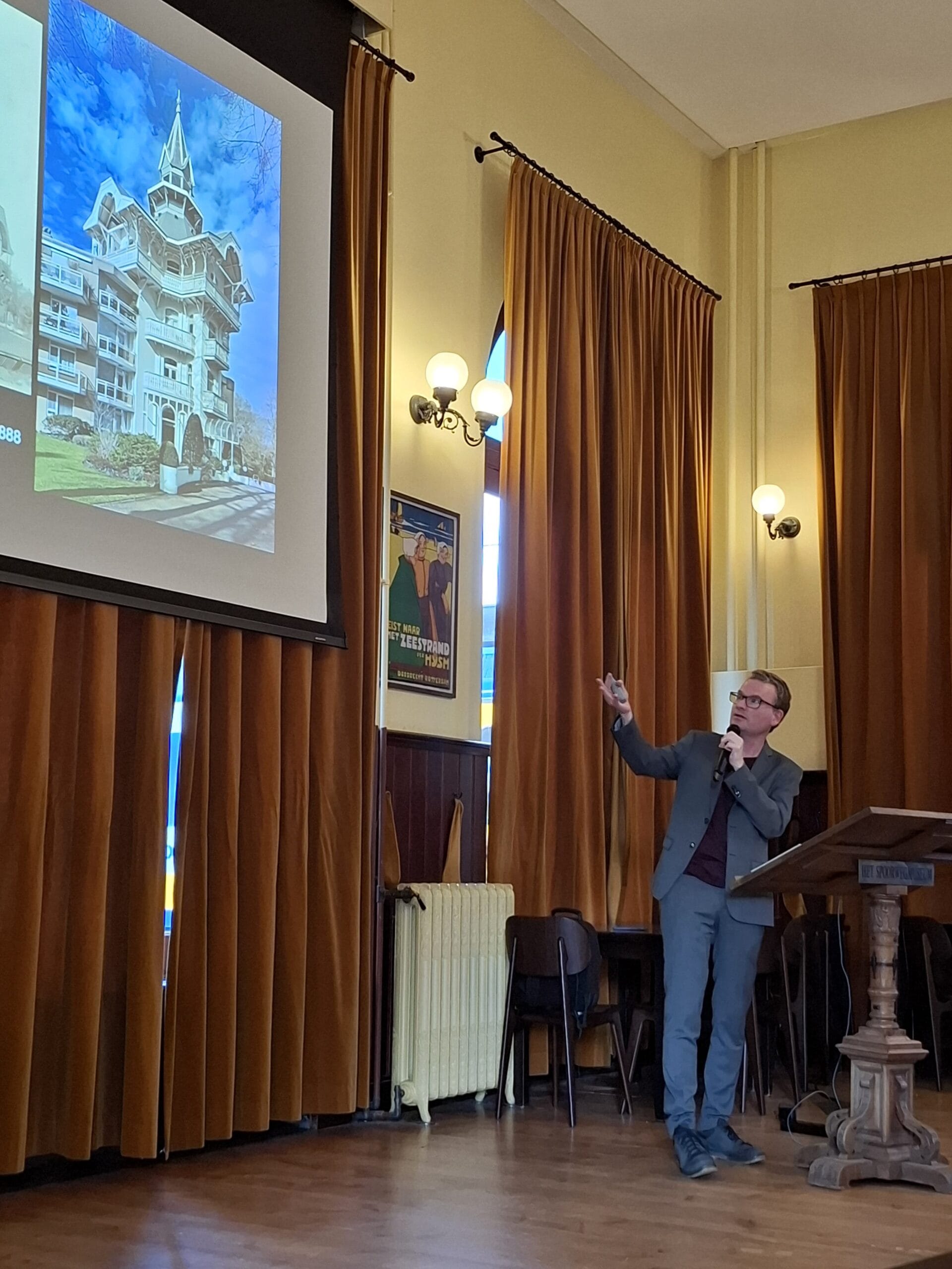 Lezing door Theodor Sanders foto 2