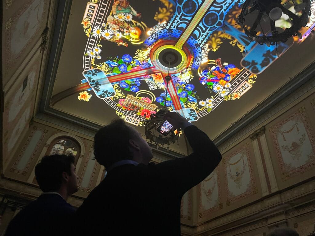 Plafondprojectie in het spoorwegmuseum foto 3