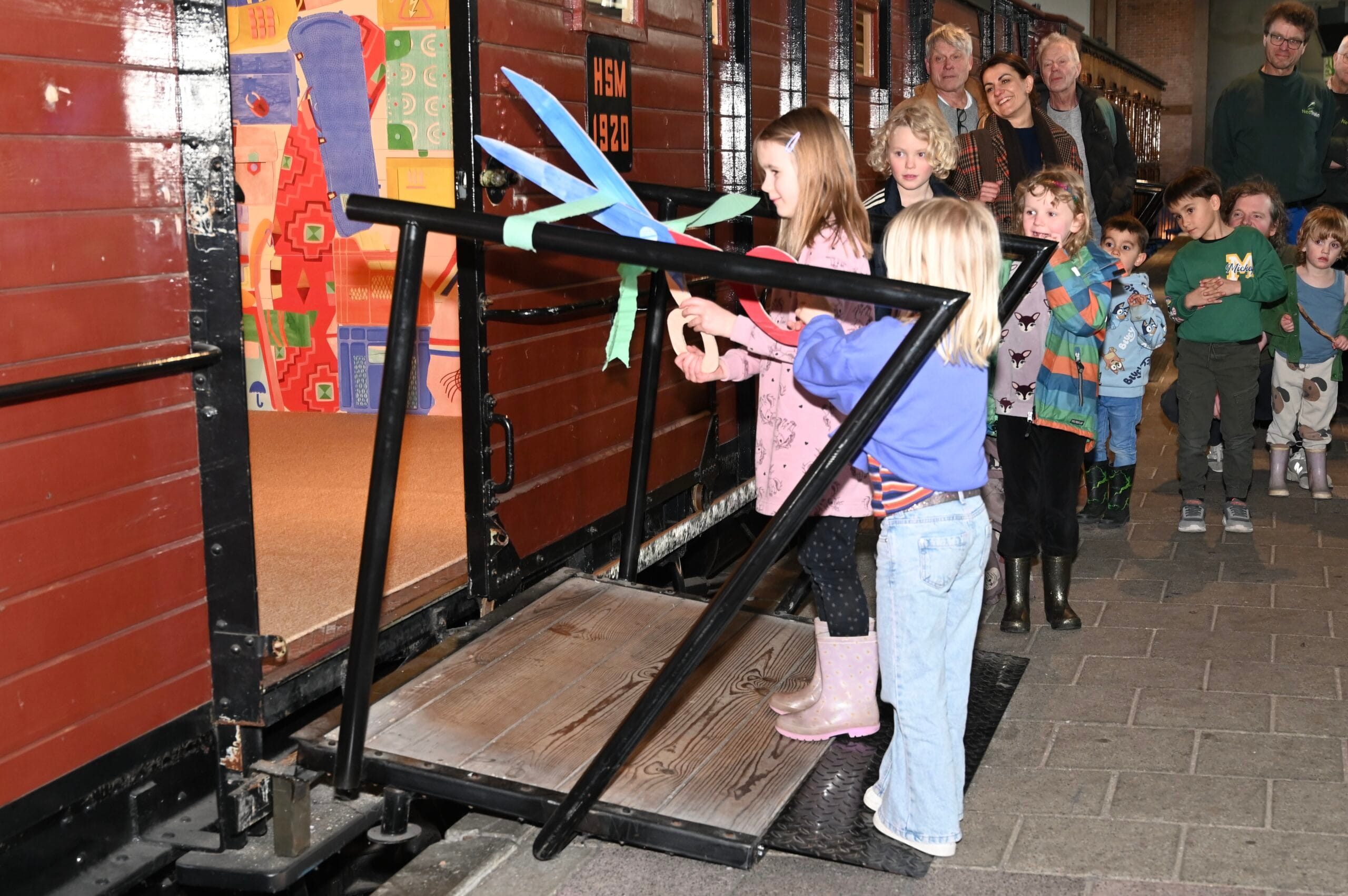 Opening van de HSM-D educatiewagen